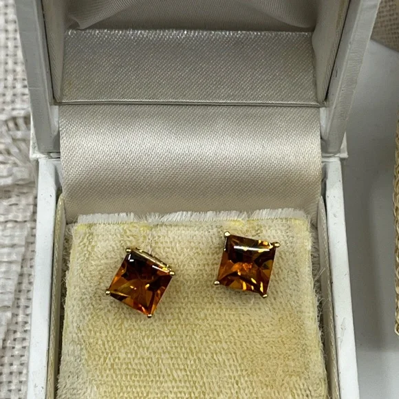 Vintage 14K Yellow Gold Princess Cut Citrine Stud Earrings - Picture 8 of 17
